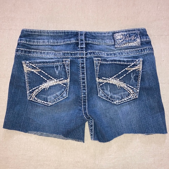 Silver Jeans Shorts size 28 - Picture 2 of 8